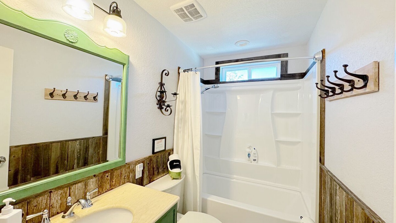 Photo of Bathroom in Canyon Lake