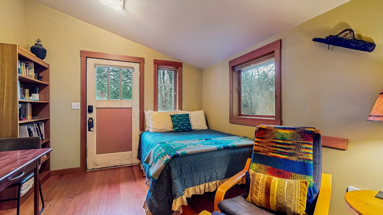 Photo of Bedroom in Eastsound