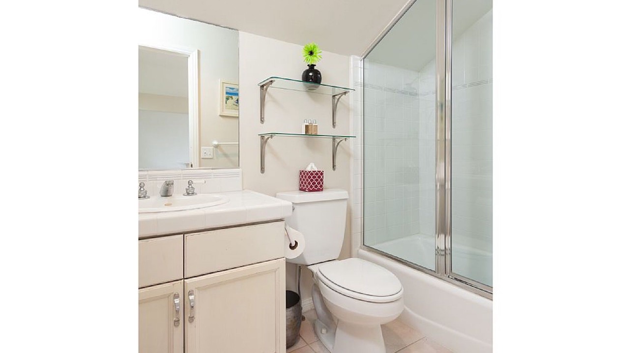 Photo of Bathroom in Corona del Mar