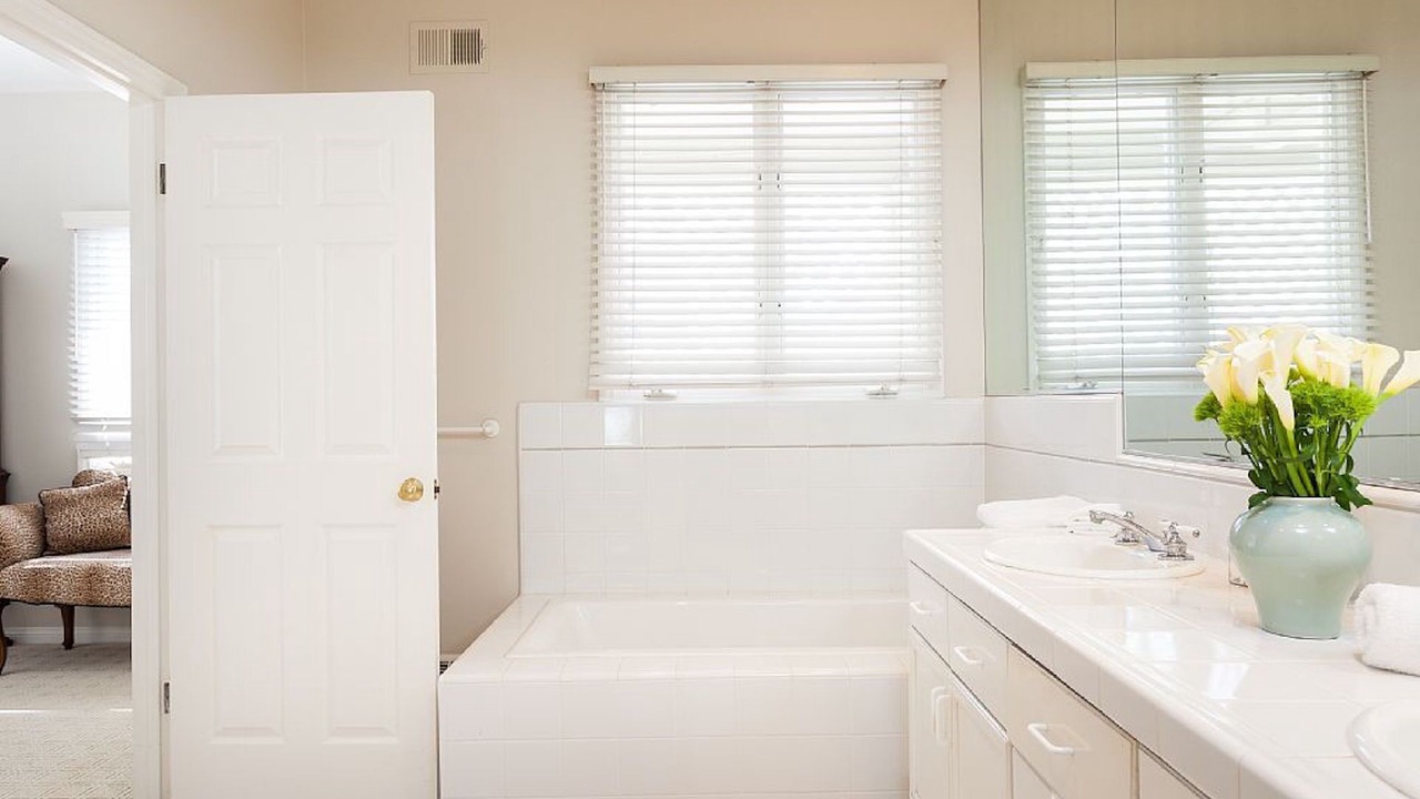 Photo of Bathroom in Corona del Mar