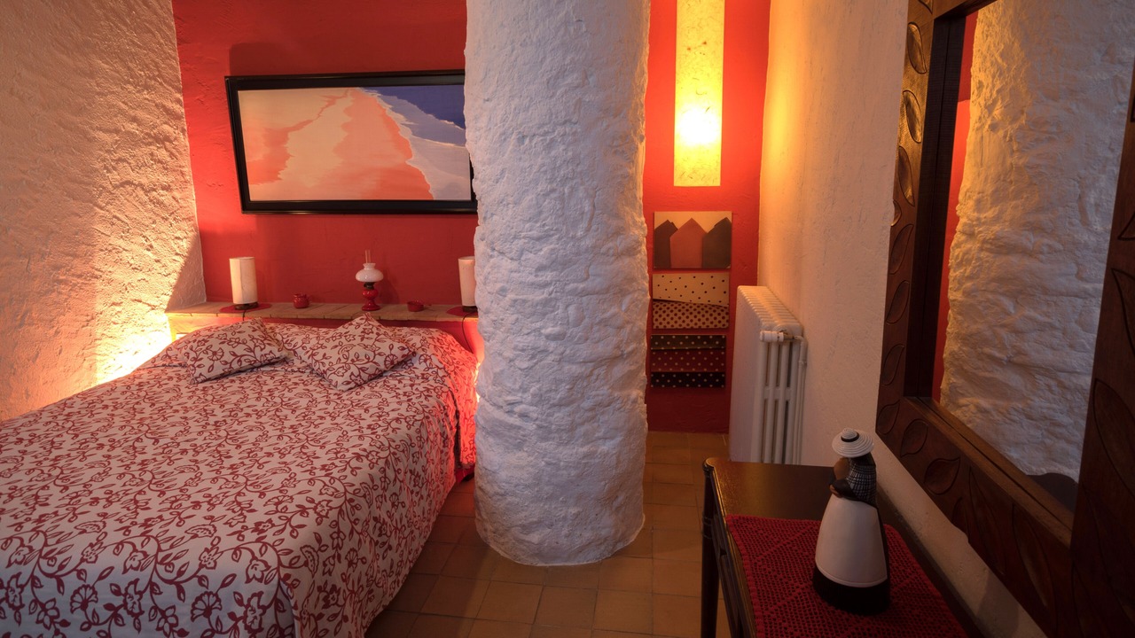 Photo of Bedroom in Llampaies