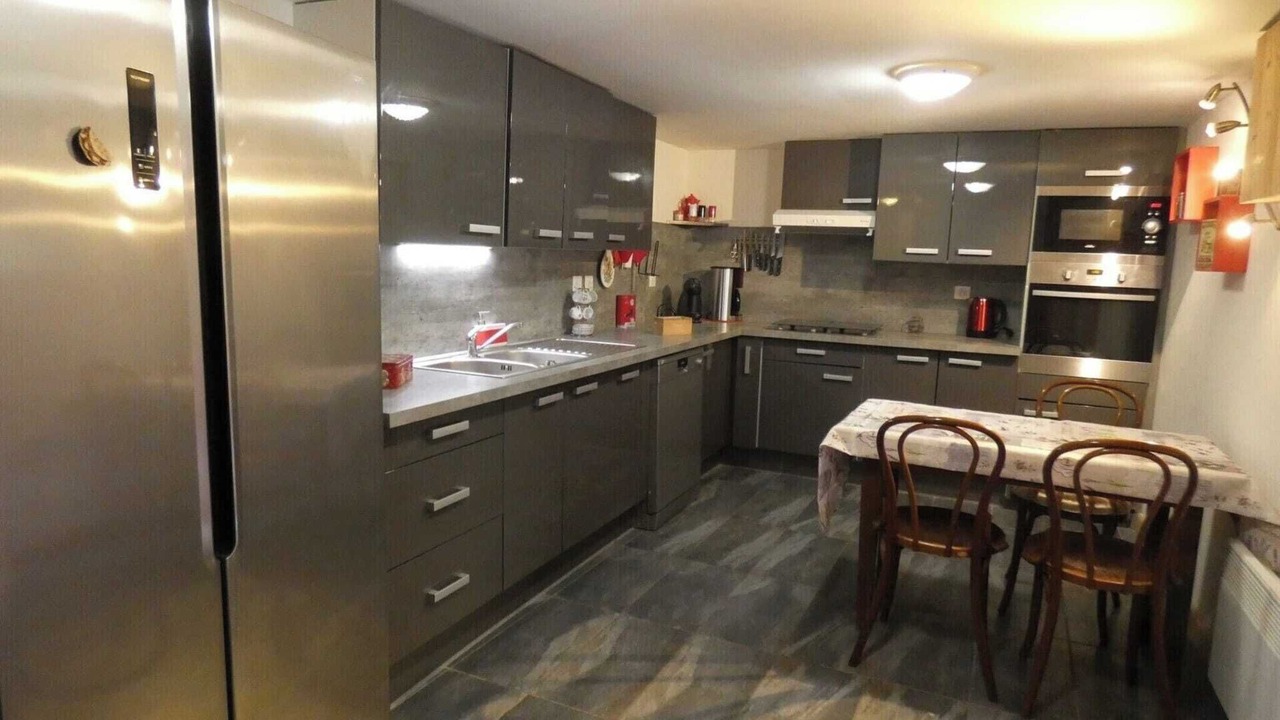 Photo of Kitchen in Thones