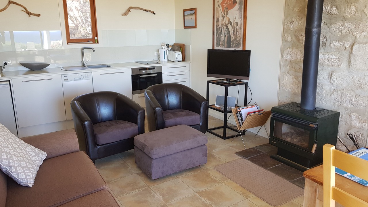 Photo of Livingroom in Emu Bay