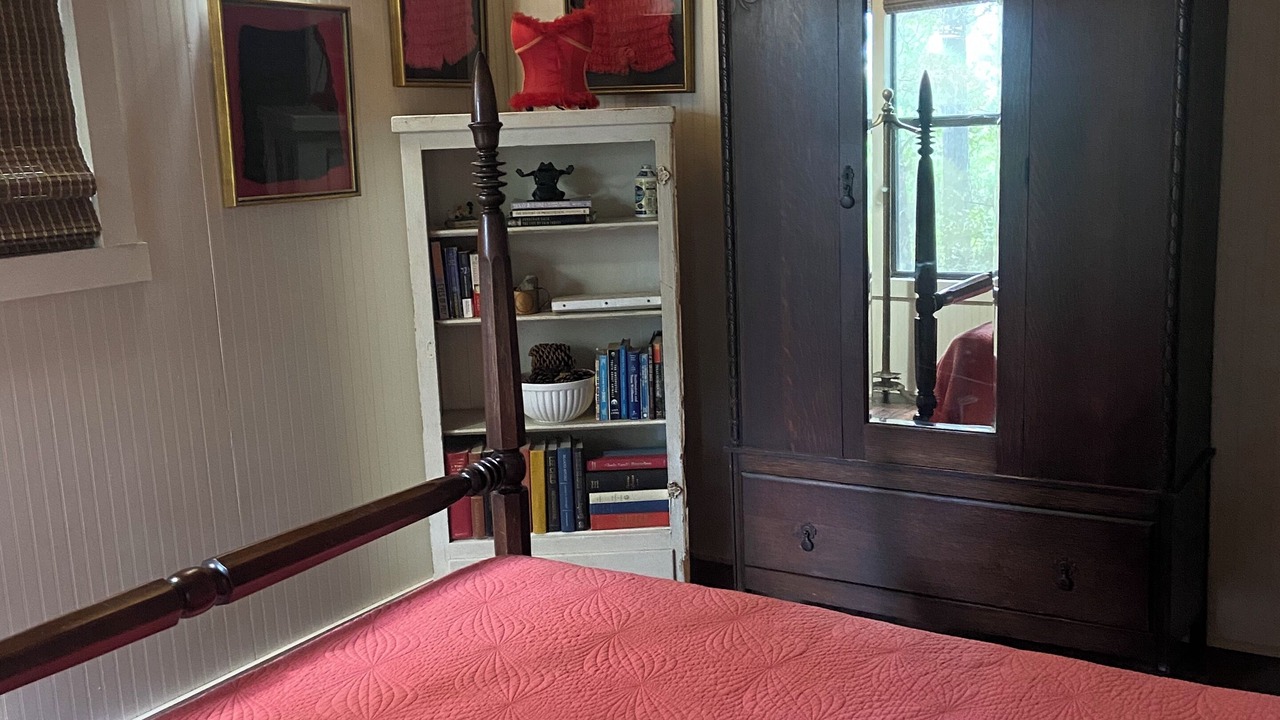 Photo of Bedroom in Smithville