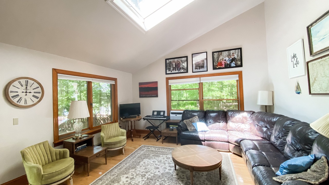 Photo of Others in Lake Ariel