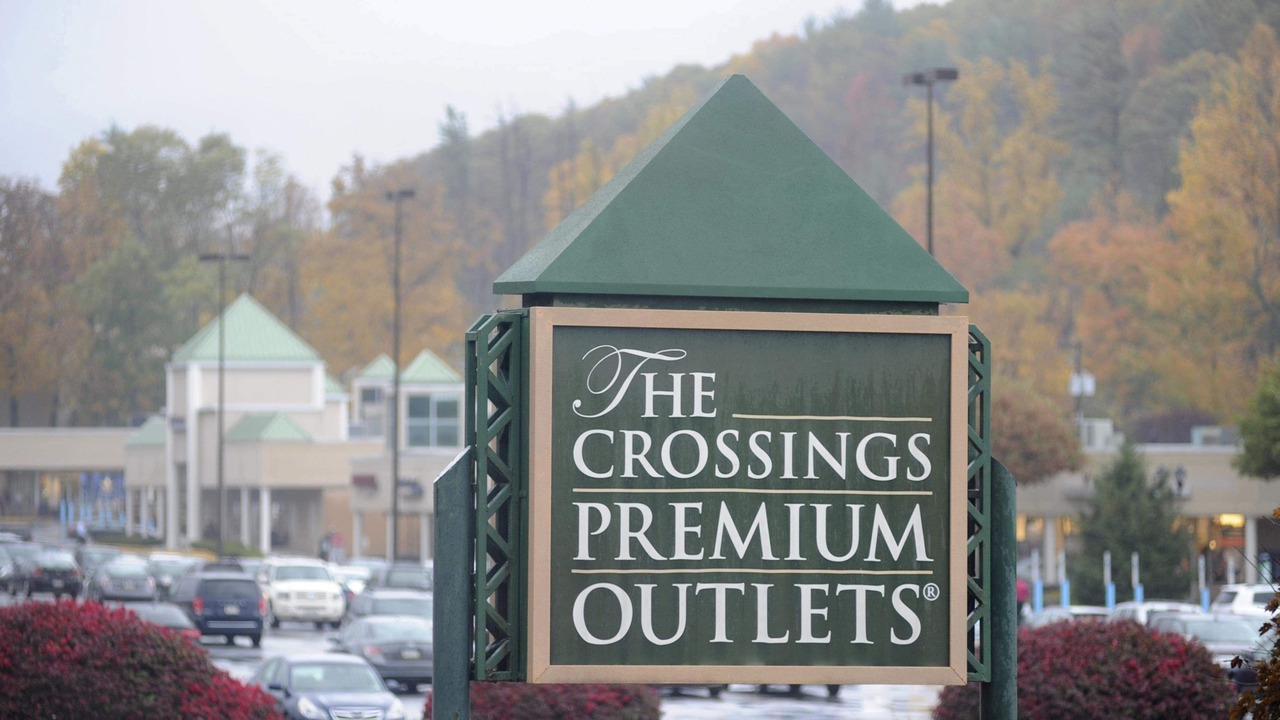 Photo of Others in Lake Ariel