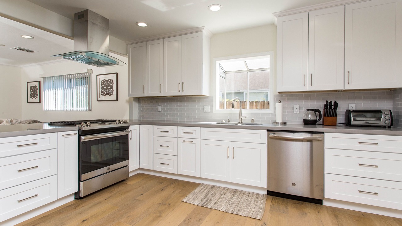 Photo of Kitchen in Warner Center