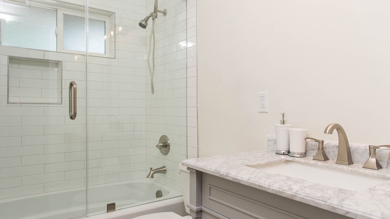 Photo of Bathroom in Warner Center