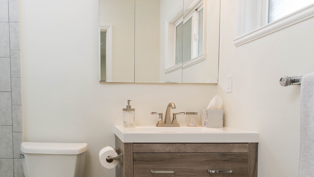 Photo of Bathroom in Warner Center