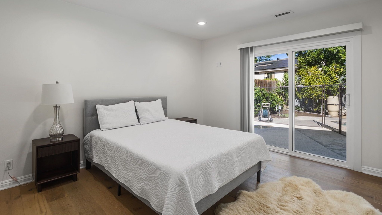 Photo of Bedroom in Warner Center