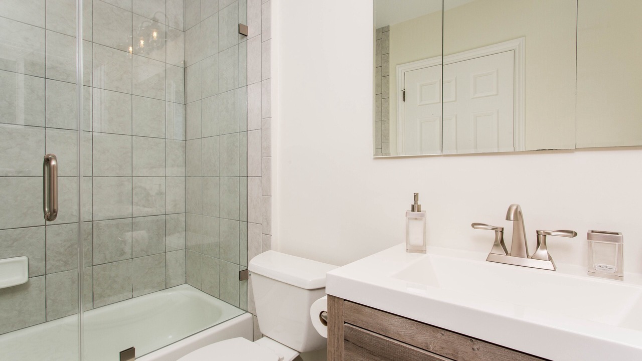 Photo of Bathroom in Warner Center