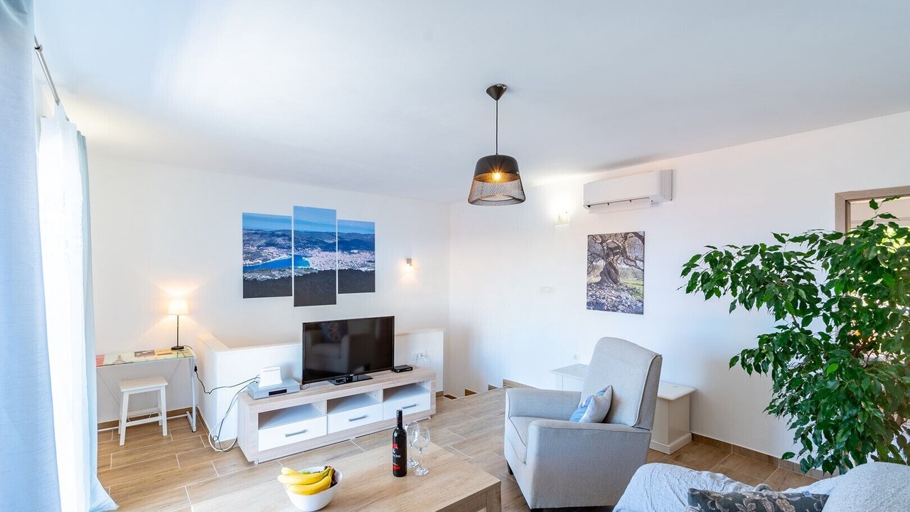 Photo of Livingroom in Potirna