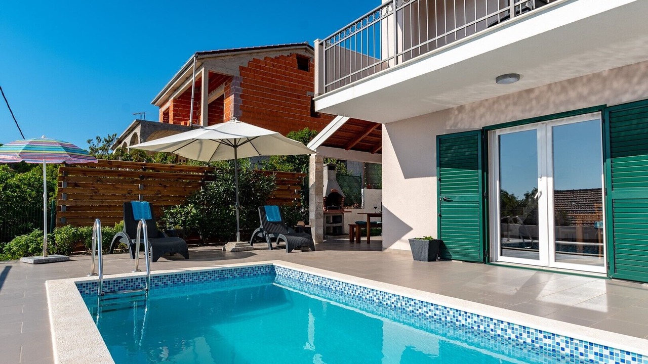 Photo of Outdoor in Potirna