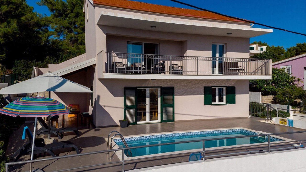 Photo of Outdoor in Potirna