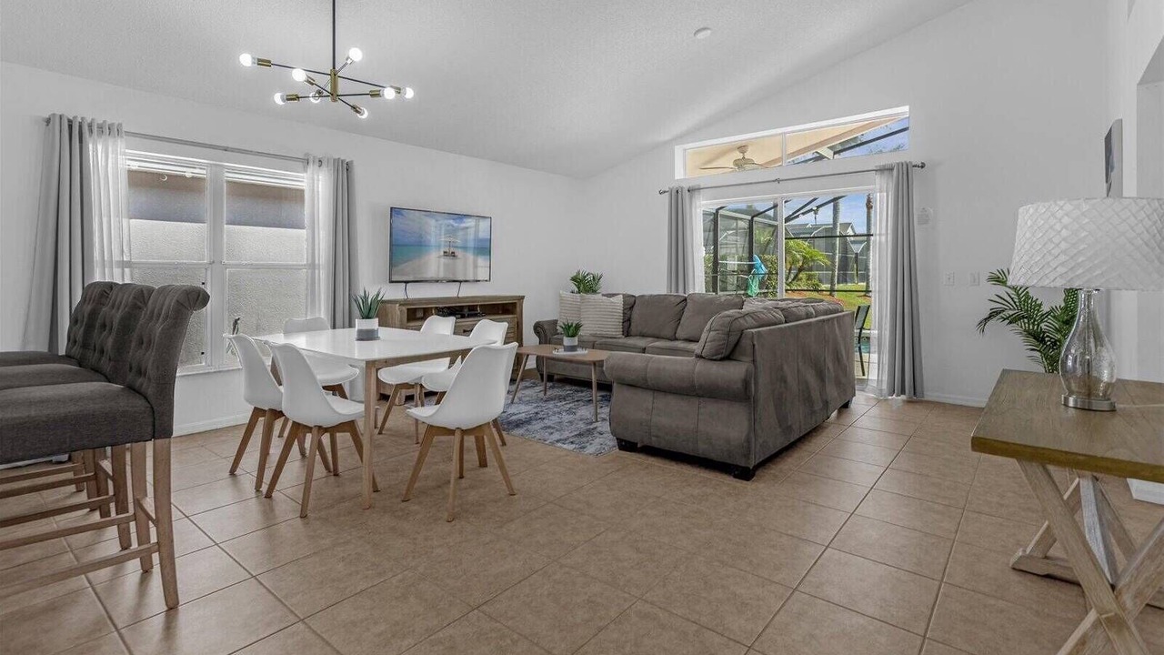 Photo of Livingroom in Lake Berkley