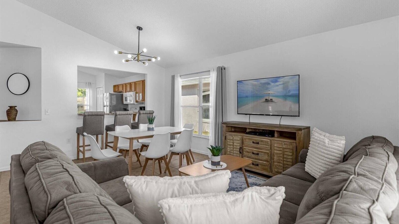 Photo of Livingroom in Lake Berkley
