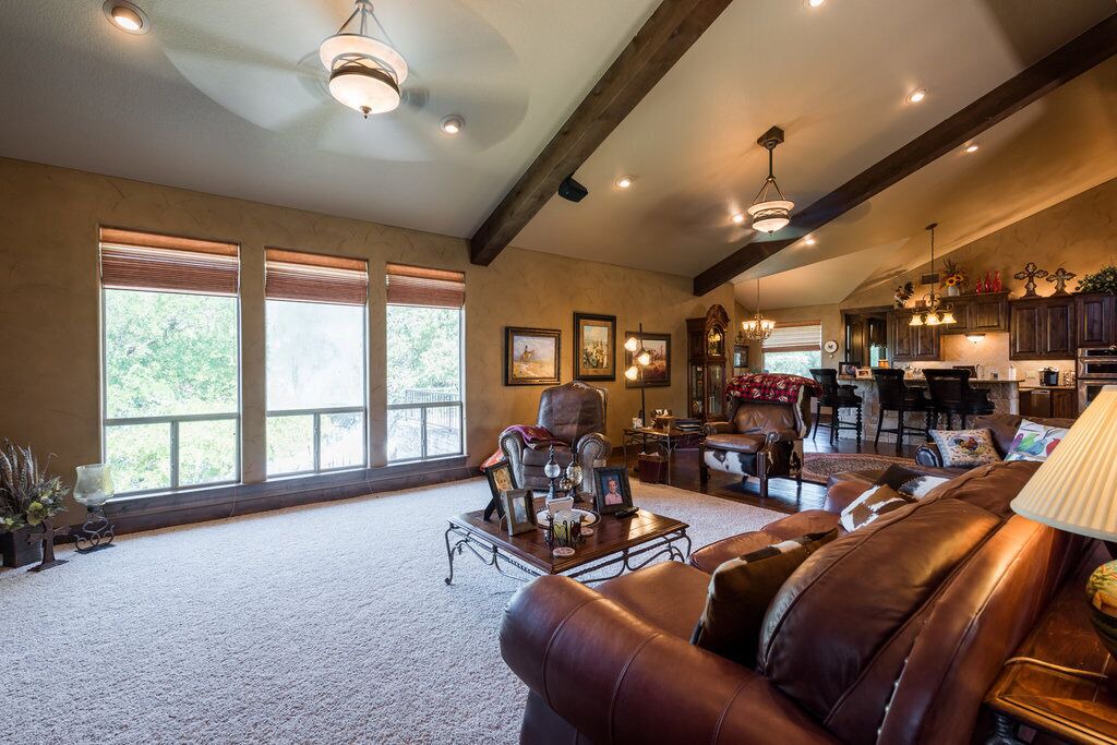 Photo of Livingroom in Briarcliff
