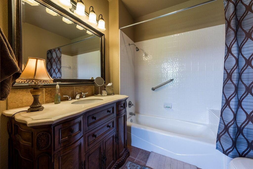 Photo of Bathroom in Briarcliff