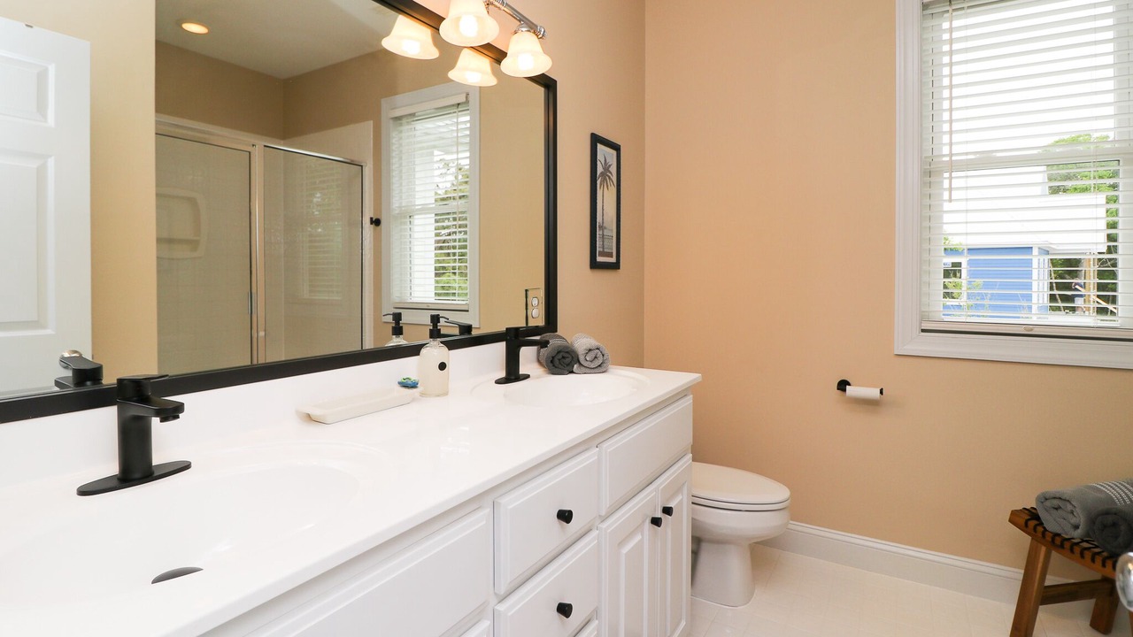 Photo of Bedroom in Emerald Isle
