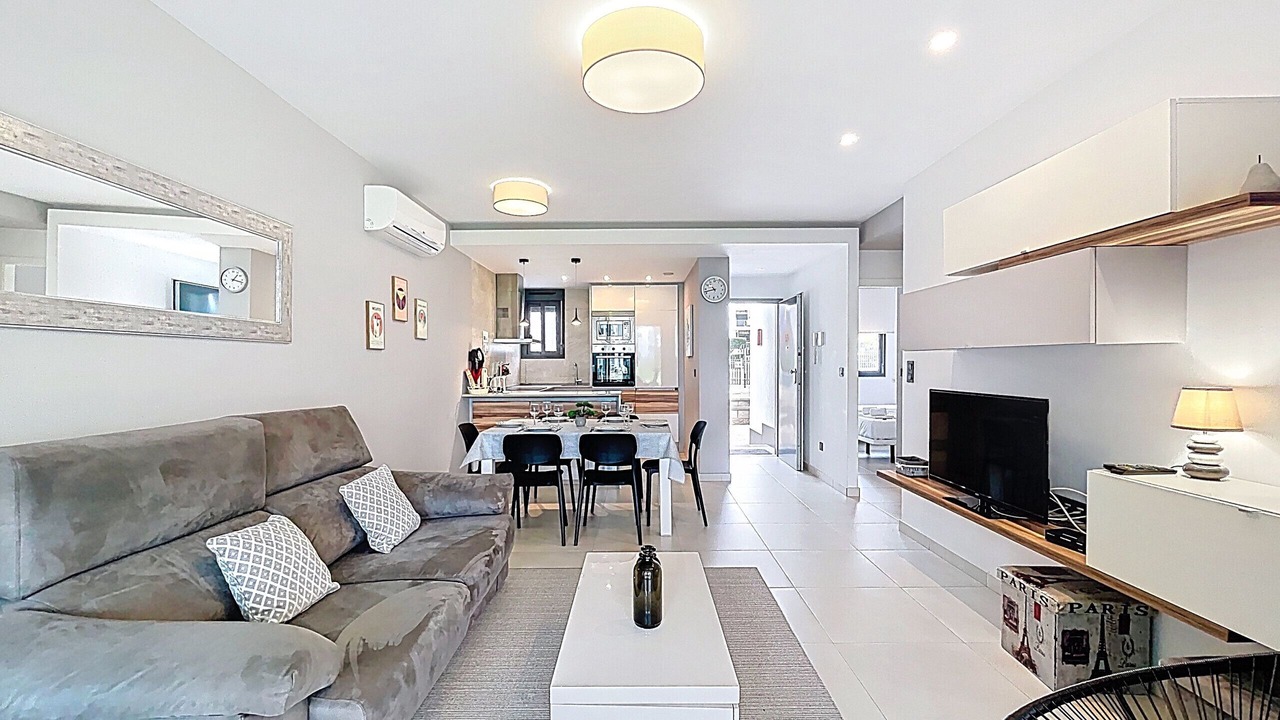 Photo of Livingroom in Los Altos