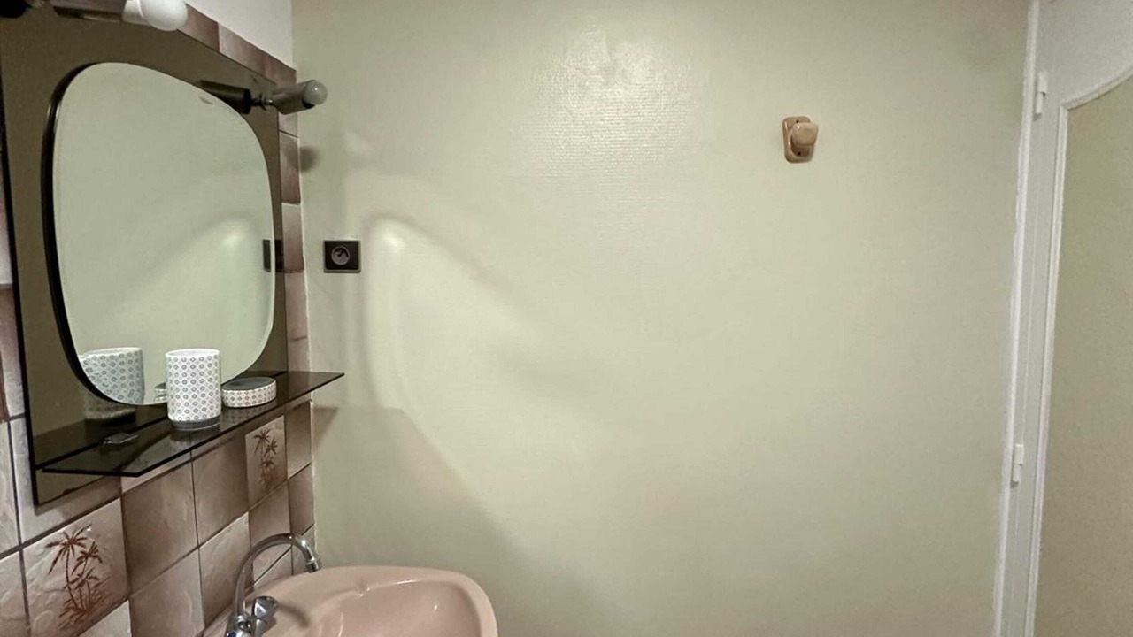 Photo of Bathroom in Tours-en-Vimeu