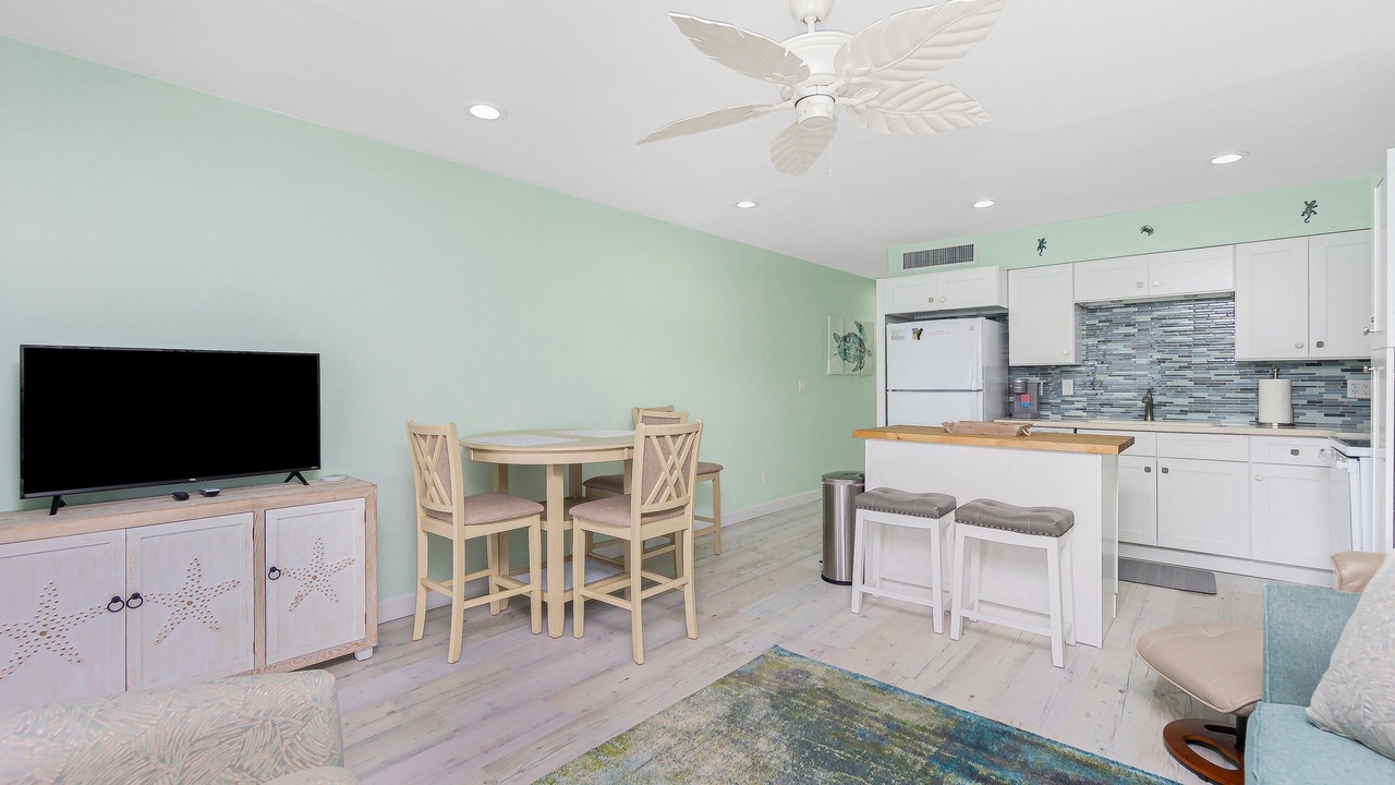 Photo of Livingroom in Englewood
