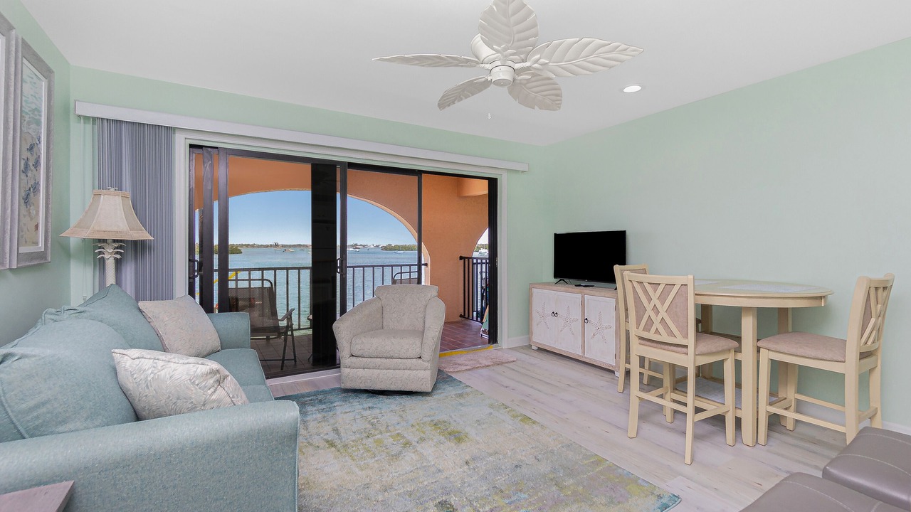 Photo of Livingroom in Englewood