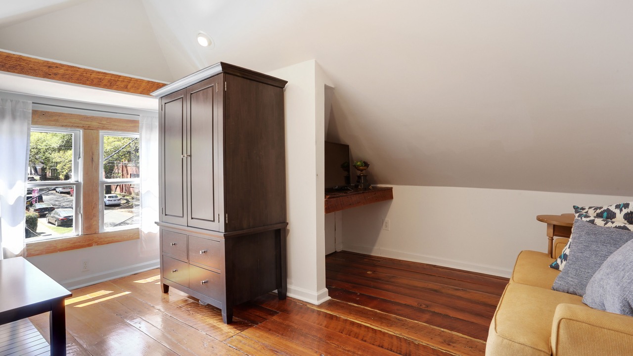 Photo of Livingroom in Uptown Historic District
