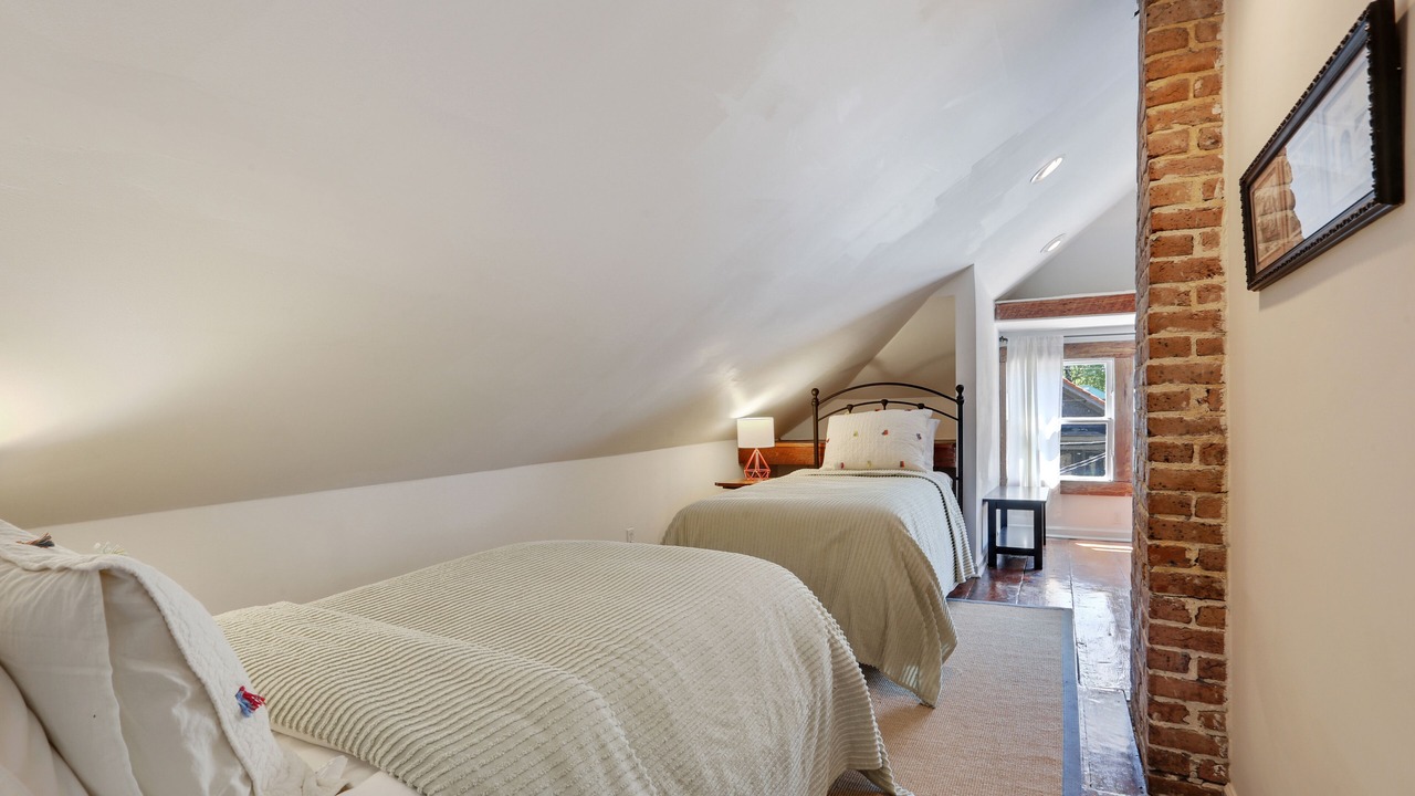 Photo of Bedroom in Uptown Historic District