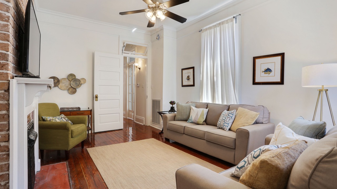 Photo of Livingroom in Uptown Historic District