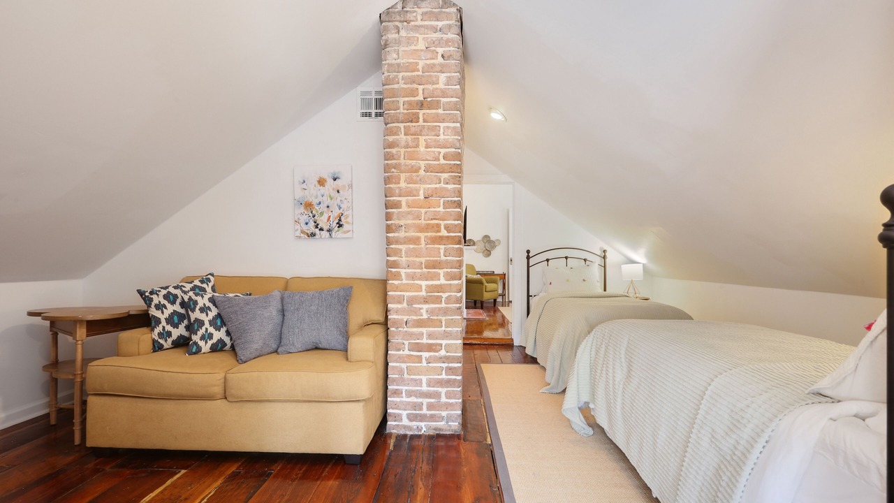 Photo of Bedroom in Uptown Historic District