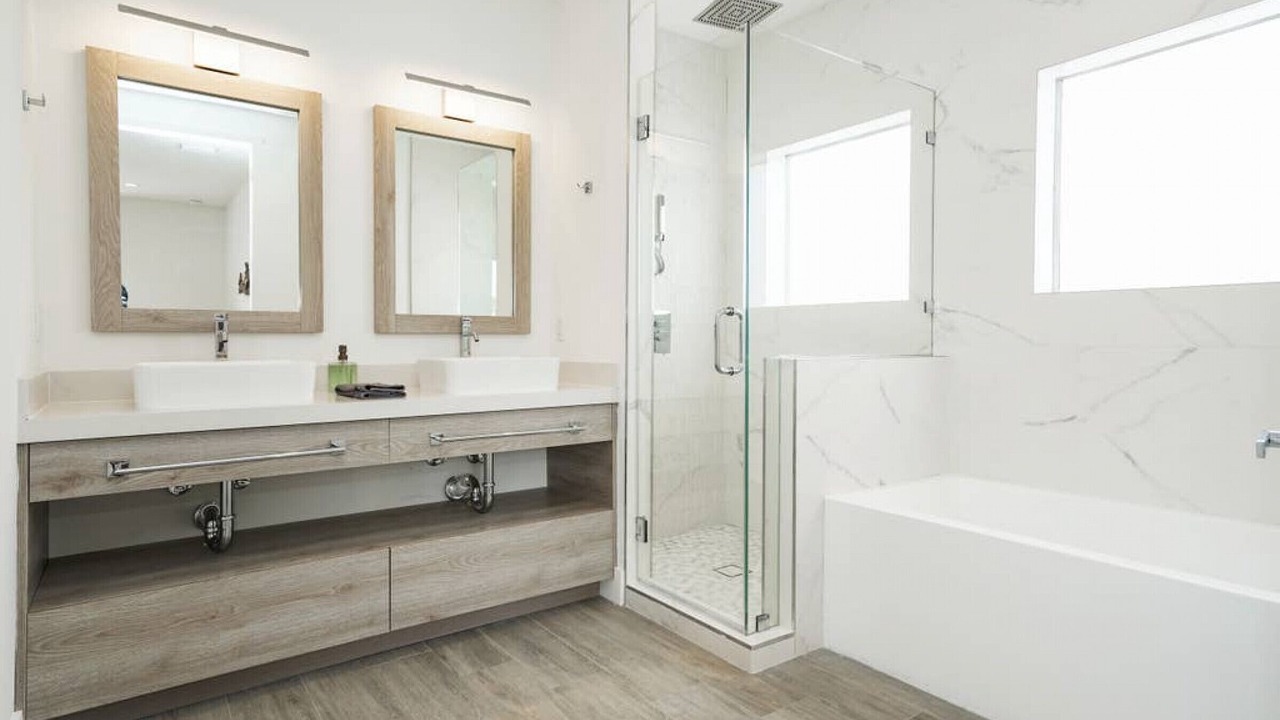 Photo of Bathroom in Coral Way