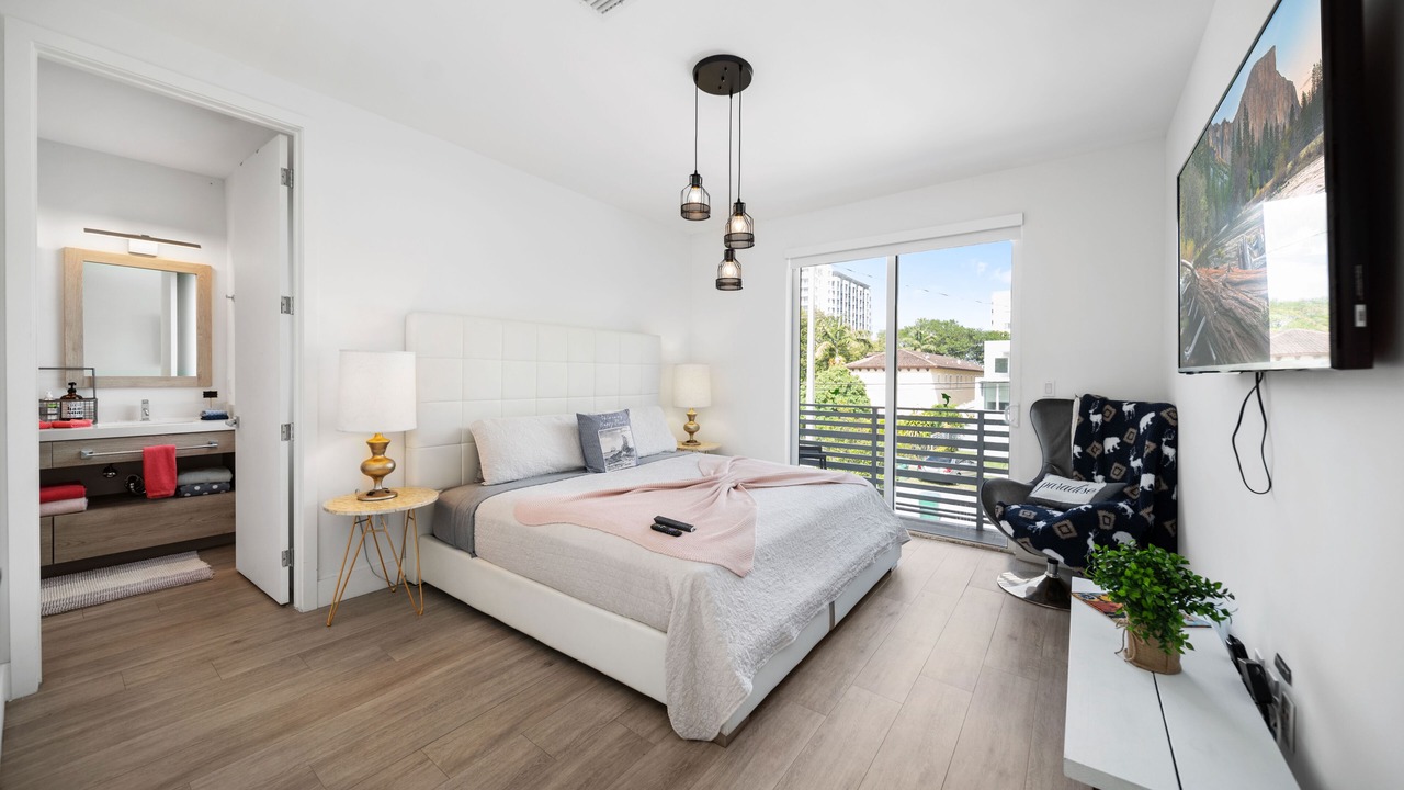 Photo of Bedroom in Coral Way