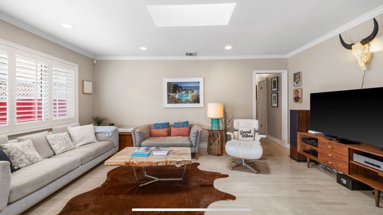 Photo of Livingroom in Venice Canals