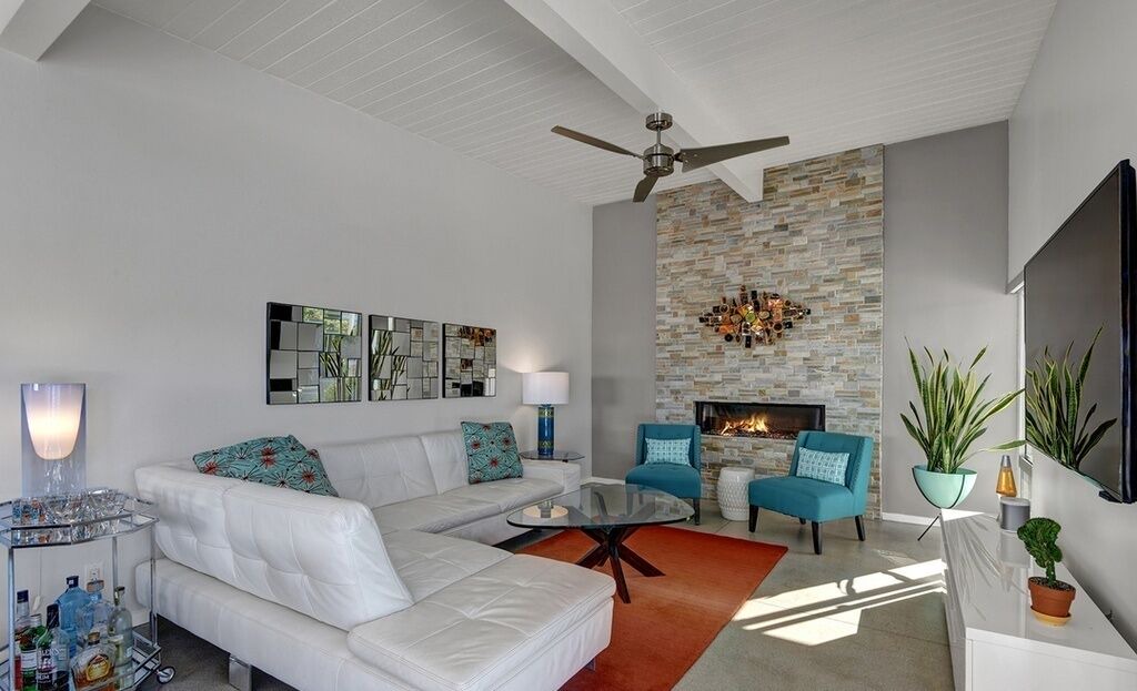 Photo of Livingroom in Racquet Club Estates