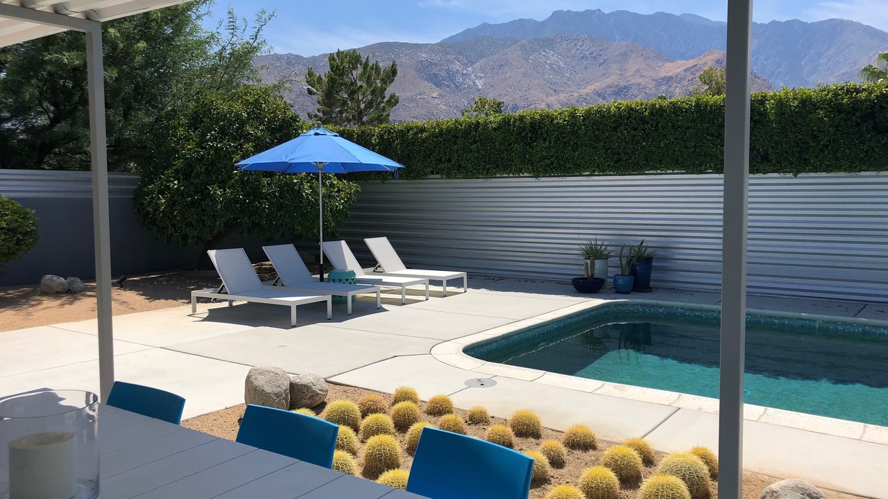 Photo of Outdoor in Racquet Club Estates