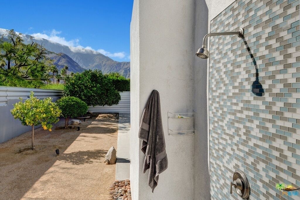 Photo of Outdoor in Racquet Club Estates