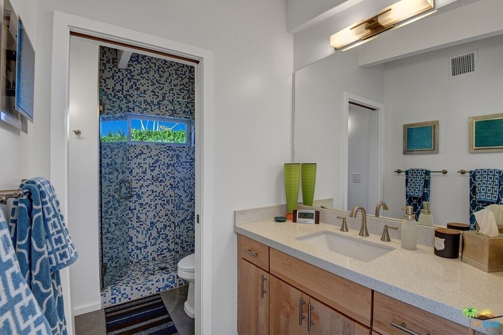 Photo of Bathroom in Racquet Club Estates