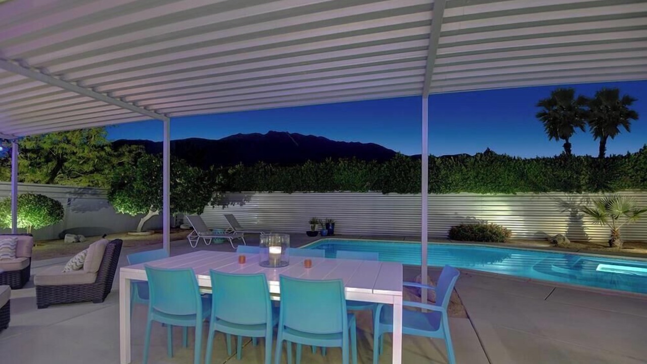 Photo of Outdoor in Racquet Club Estates