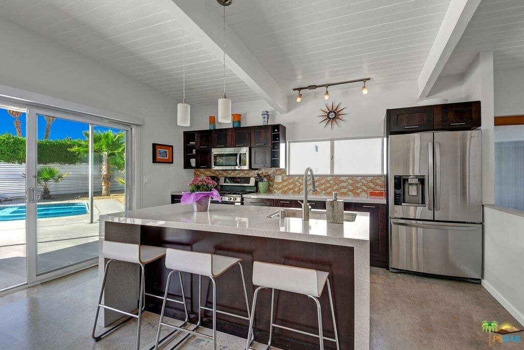 Photo of Kitchen in Racquet Club Estates