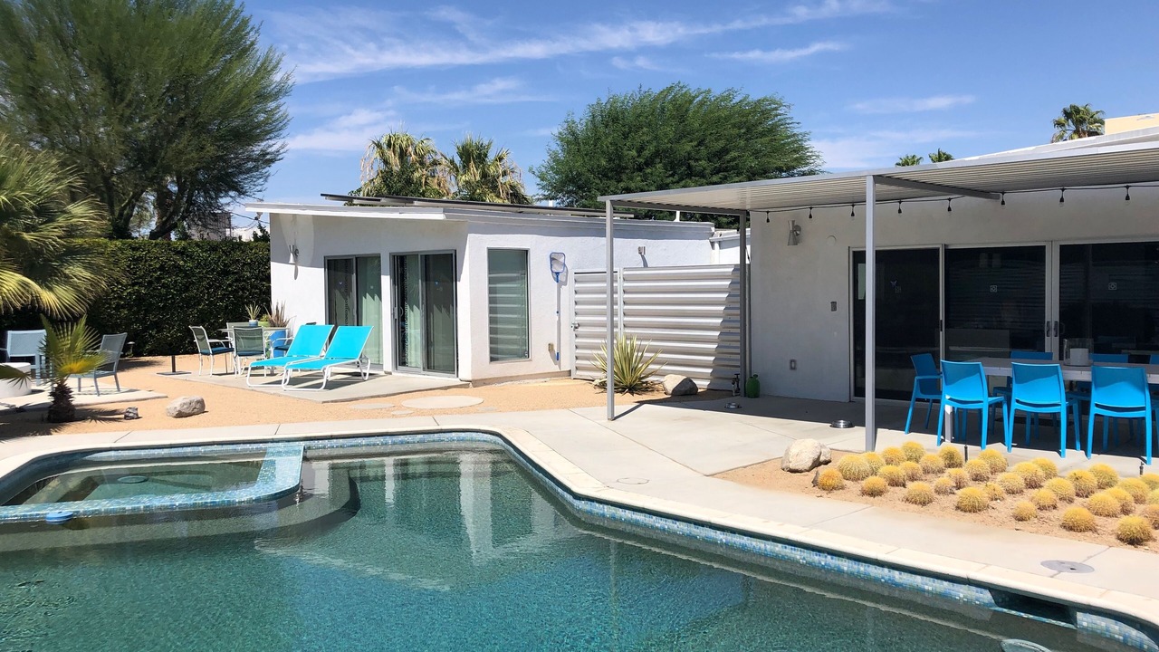 Photo of Outdoor in Racquet Club Estates