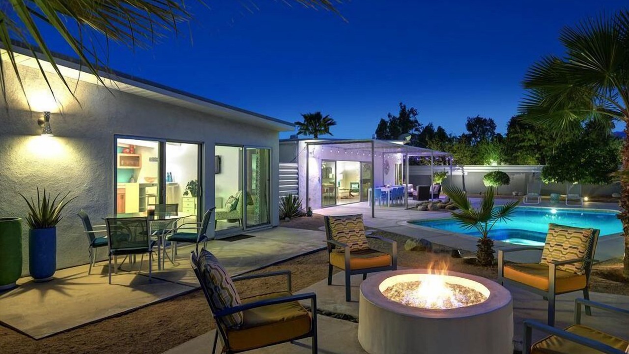Photo of Outdoor in Racquet Club Estates