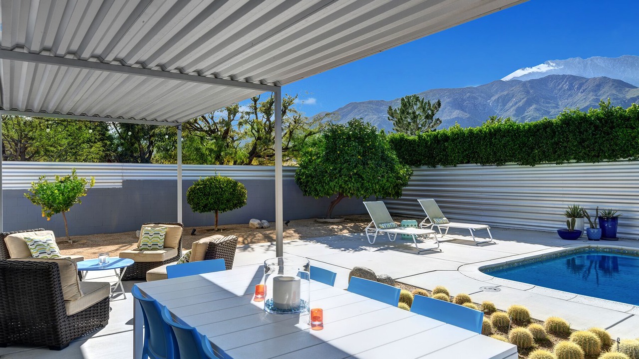Photo of Outdoor in Racquet Club Estates