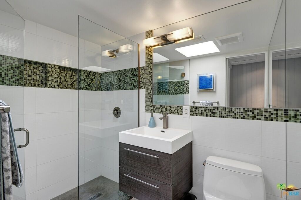 Photo of Bathroom in Racquet Club Estates