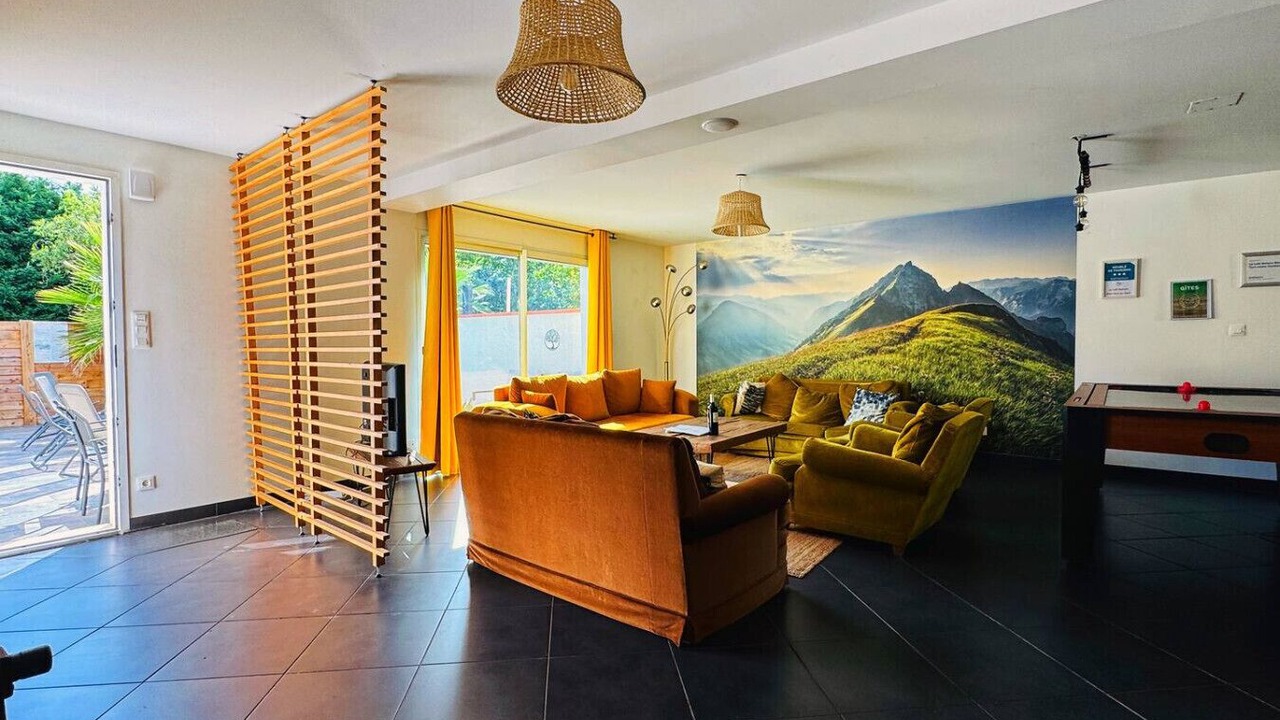 Photo of Livingroom in Peyrole