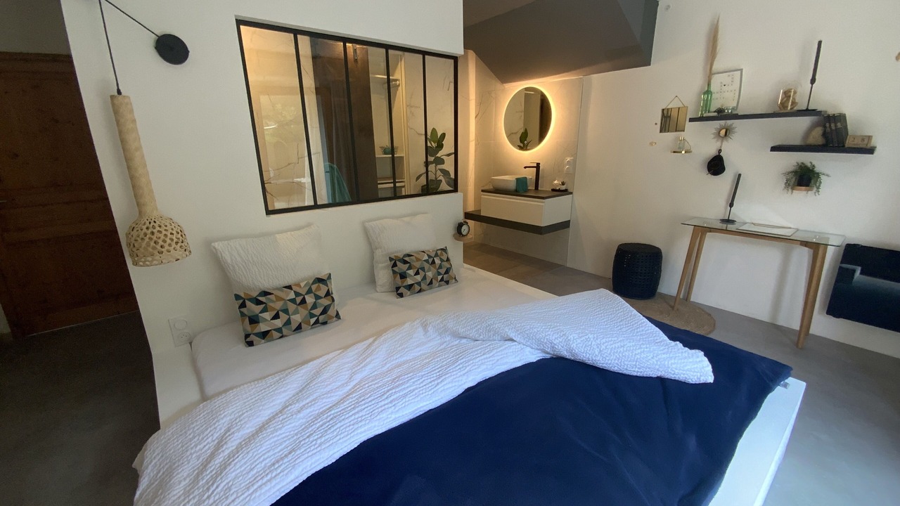 Photo of Bedroom in Cite