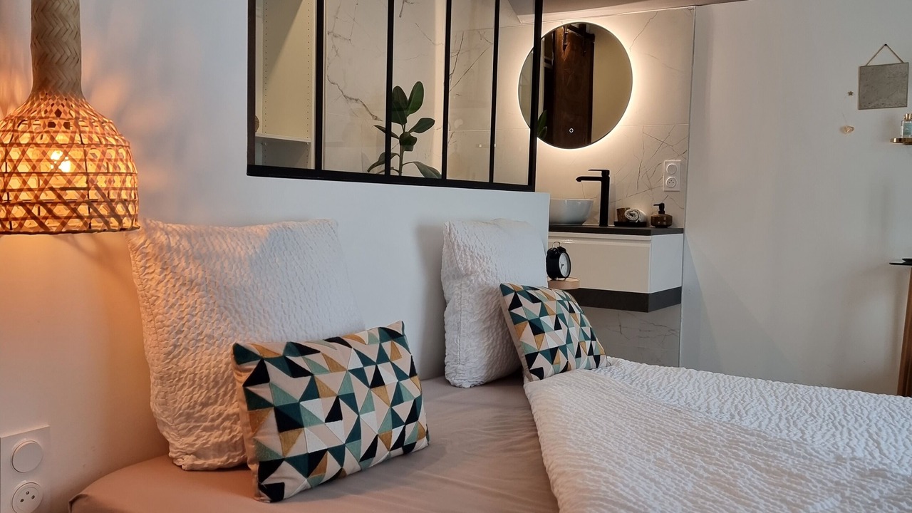 Photo of Bedroom in Cite
