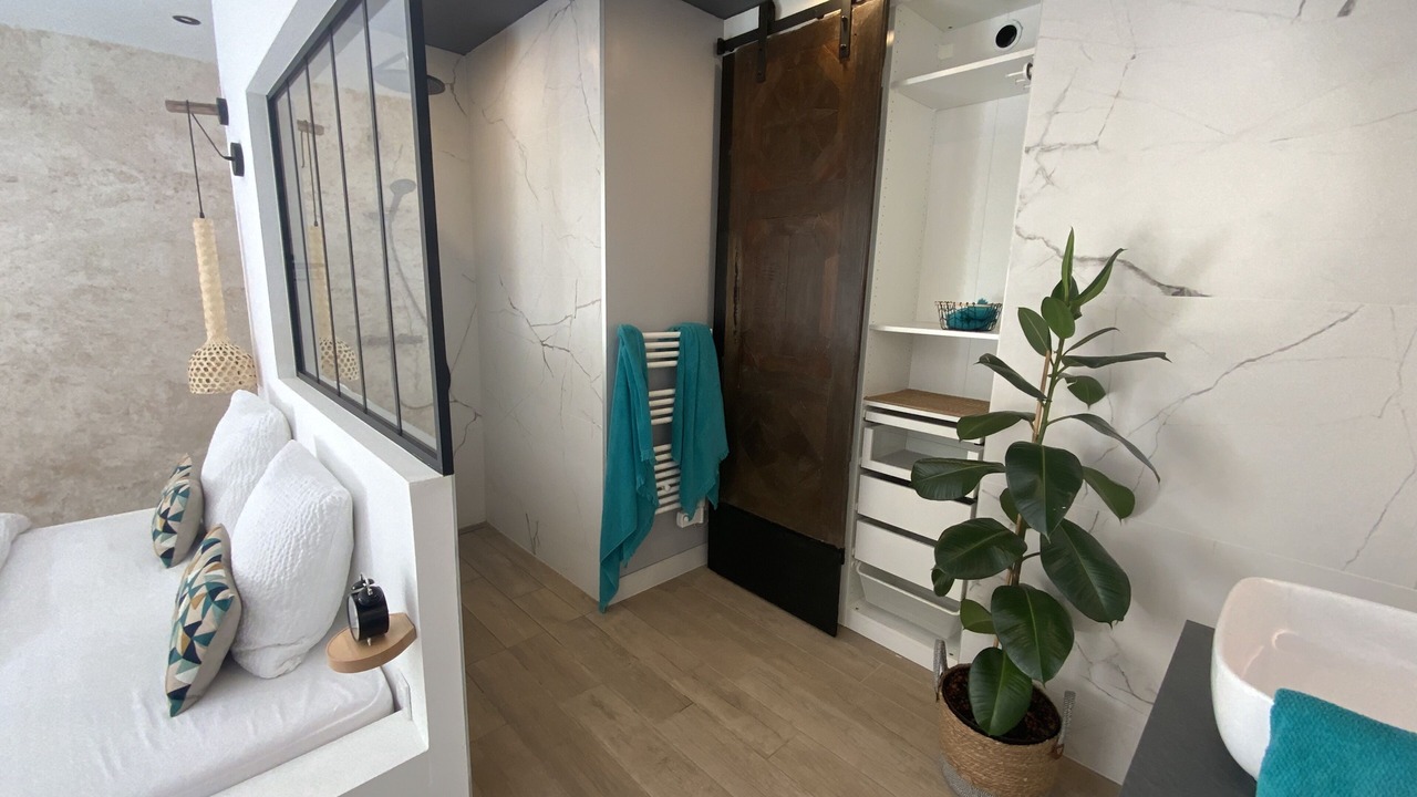 Photo of Bedroom in Cite
