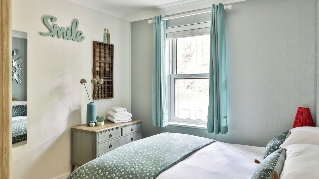 Photo of Bedroom in Rotherhithe