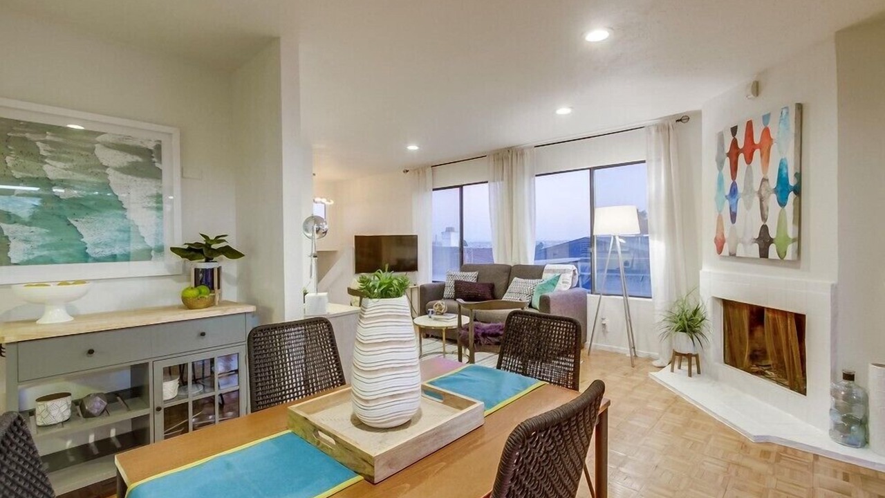 Photo of Livingroom in North Pacific Beach